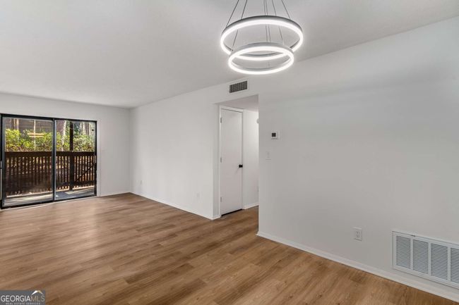 1003 Cumberland Ct Se, Condo with 2 bedrooms, 1 bathrooms and 2 parking in Smyrna GA | Image 6
