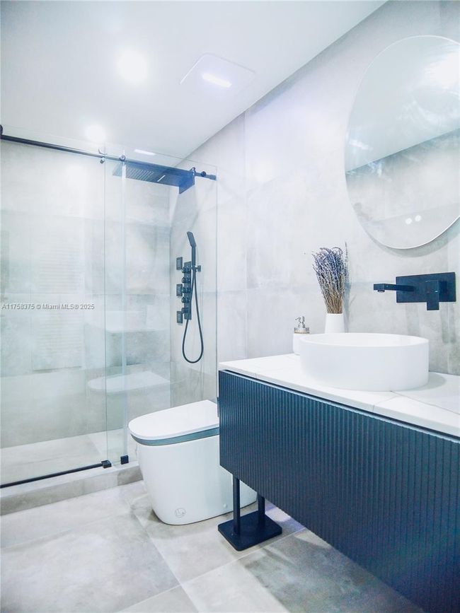 APT-2314 - 350 S Miami Ave, Condo with 2 bedrooms, 2 bathrooms and null parking in Miami FL | Image 15