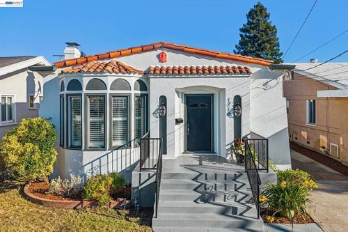 1718 High St, Alameda, CA, 94501-1720 | Card Image