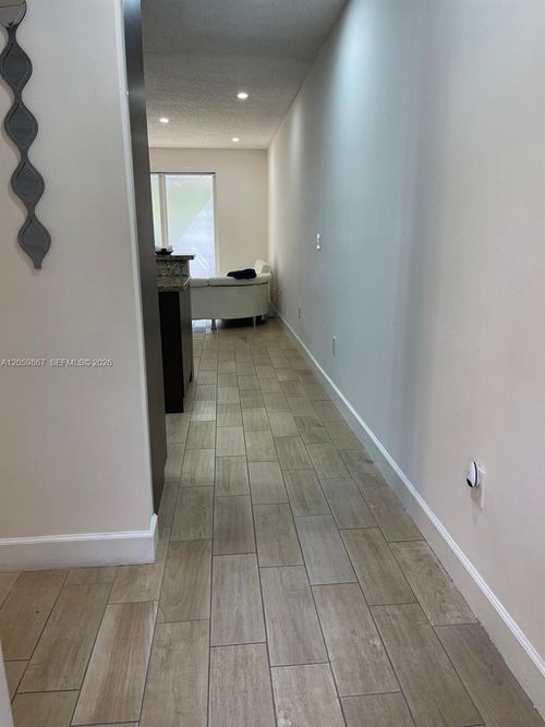 2258 Ne 42nd Cir, Homestead, FL, 33033-6611 | Card Image