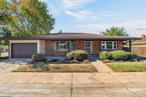 5811 11th Ave, Sacramento, CA, 95820-2430 | Card Image