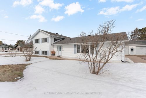 31 Silke Drive, Petawawa, ON, K8H2L3 | Card Image