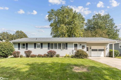651 18th St, Nevada, IA, 50201-2423 | Card Image
