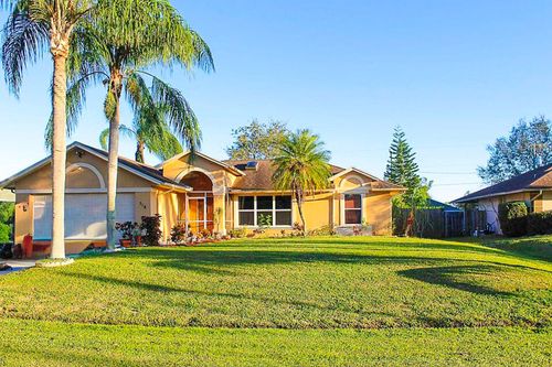 518 Se Oceanspray Ter, Port St. Lucie, FL, 34983-2657 | Card Image