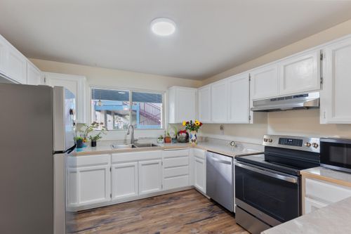 apt-10-815 Pine St, Rogue River, OR, 97537-9649 | Card Image