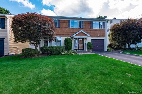 607 7th Avenue, Huntington, NY, 11731 | Card Image