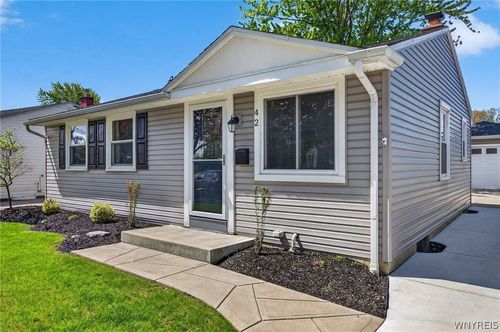 42 Wilmington Ave, Tonawanda, NY, 14150-8722 | Card Image