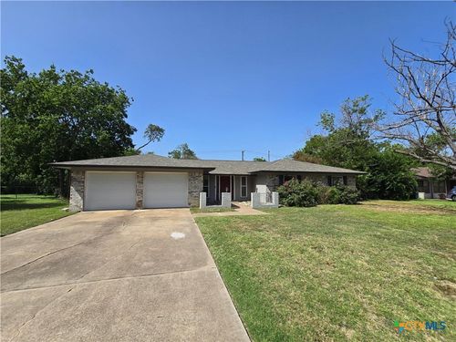 205 E Cherokee Dr, Harker Heights, TX, 76548-1245 | Card Image
