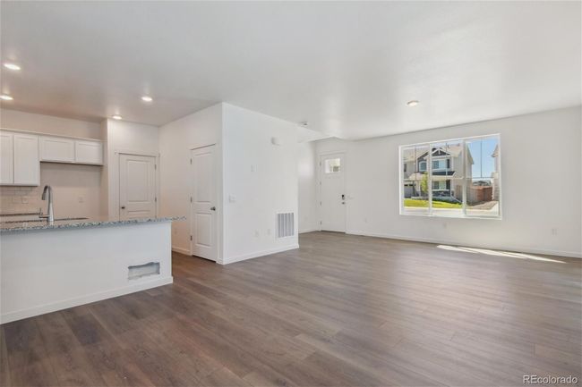 681 N Tempe St, House other with 3 bedrooms, 3 bathrooms and 2 parking in Aurora CO | Image 5
