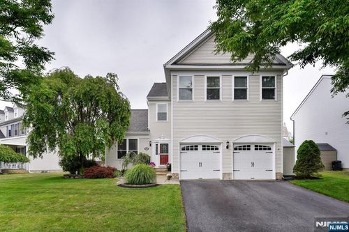 88 Watch Hill Rd, Hackettstown, NJ, 07840-1749 | Card Image