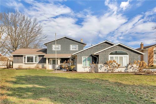 563 N Carpenter Road, Brunswick, OH, 44212 | Card Image