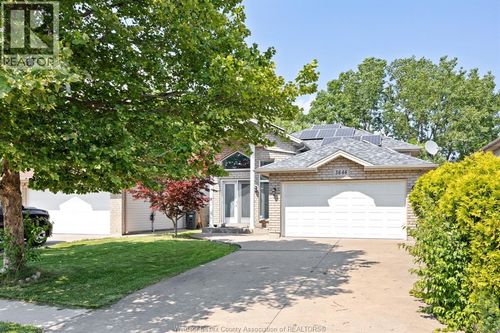 3646 Holburn St, Windsor, ON, N9E4V4 | Card Image
