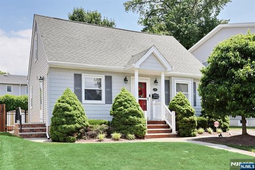 29 Margaret Ct, Dumont, NJ, 07628-2014 | Card Image