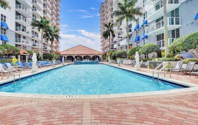 TS-15 - 5091 Nw 7th St, Condo with 2 bedrooms, 2 bathrooms and null parking in Miami FL | Image 1