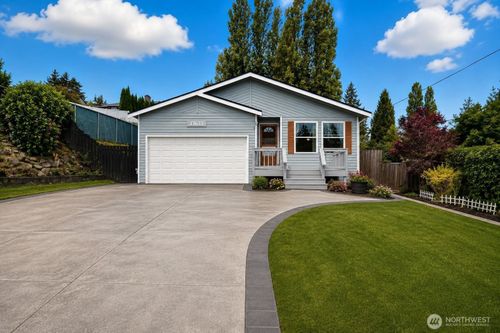 13633 42nd Avenue S, Tukwila, WA, 98168 | Card Image