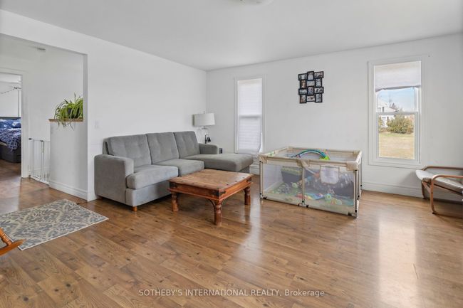 404 County Rd 29, House other with 3 bedrooms, 2 bathrooms and 10 parking in Toledo ON | Image 10