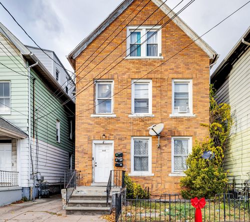 115 Clay St, New Haven, CT, 06513-3511 | Card Image