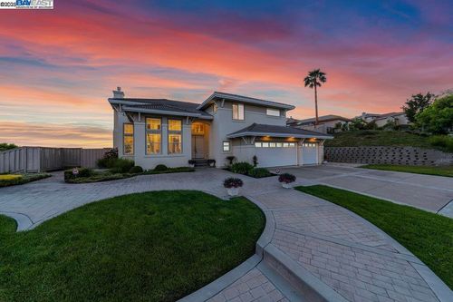 48912 Crown Ridge Cmn, Fremont, CA, 94539-8331 | Card Image