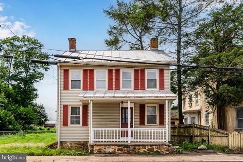 40 S Main St, York New Salem, PA, 17371-2003 | Card Image