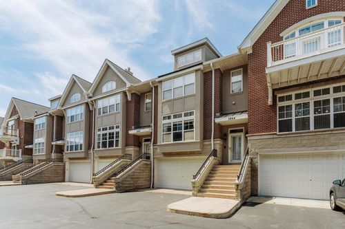 15-3844 S Lake Drive, Saint Francis, WI, 53235 | Card Image