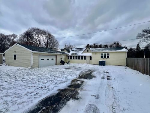 802 Oregon Ave, Erie, PA, 16505-3821 | Card Image