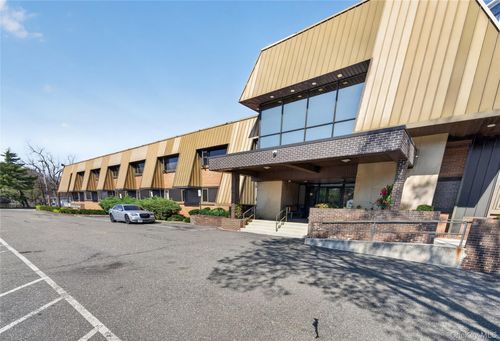 ste-105-230 Hilton Ave, Hempstead, NY, 11550-8116 | Card Image