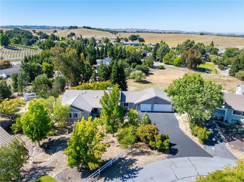 164 Helgren Ct, Templeton, CA, 93465-9779 | Card Image