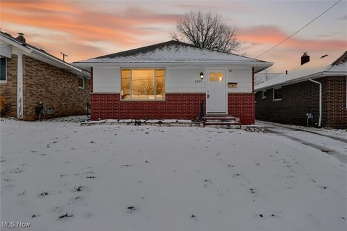 5239 E 102nd St, Garfield Heights, OH, 44125-2403 | Card Image