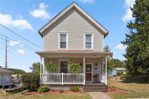 107 E School St, Mars, PA, 16046-3447 | Card Image