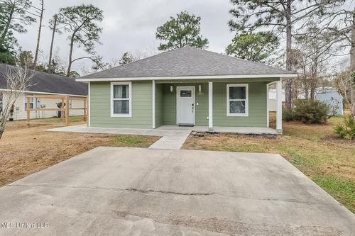 2009 Barracuda Drive, Gautier, MS, 39553 | Card Image