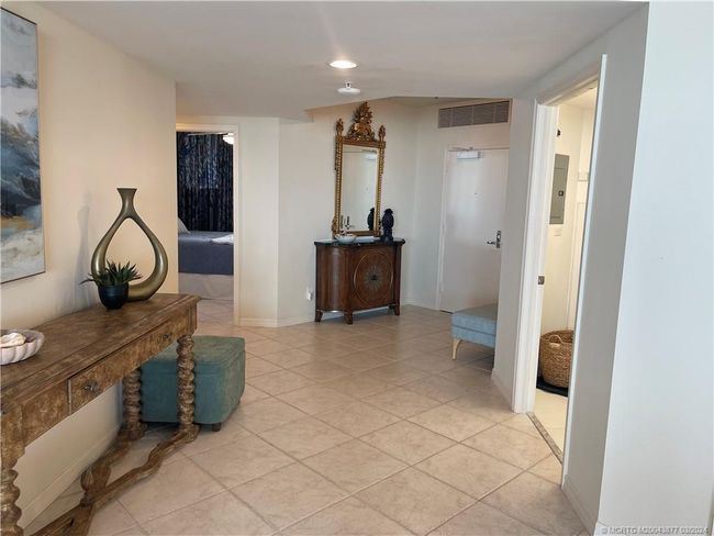APT-303 - 8600 Ocean Dr, Condo with 3 bedrooms, 3 bathrooms and null parking in Jensen Beach FL | Image 9