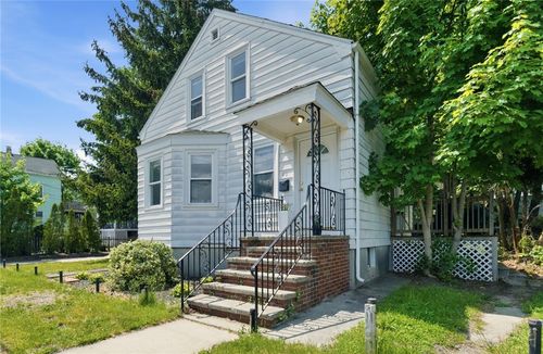 40 Sherwood St, Providence, RI, 02908-1616 | Card Image