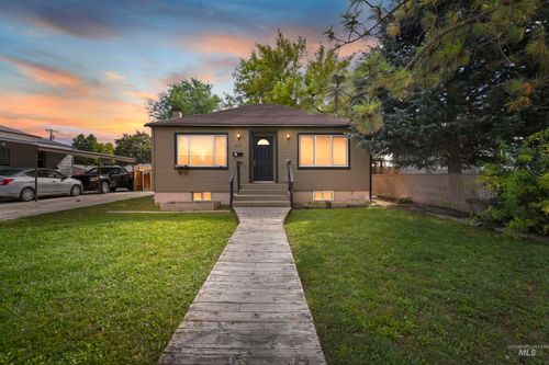 219 Meffan Ave, Nampa, ID, 83651-2753 | Card Image