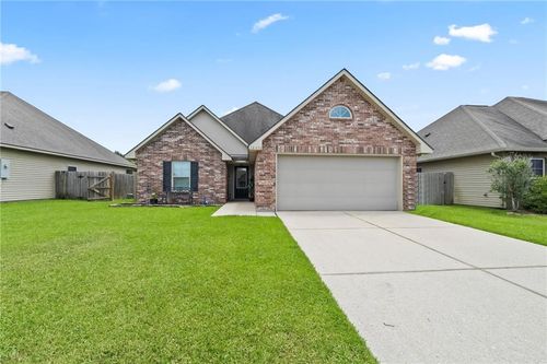 20450 Lullabye Ln, Hammond, LA, 70401-4104 | Card Image