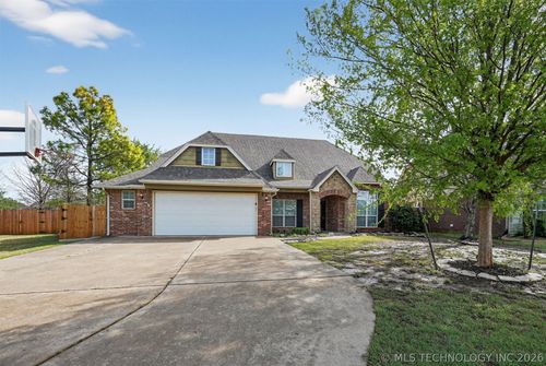 11717 S Vine Pl, Jenks, OK, 74037-4347 | Card Image