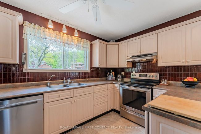 21 Pooles Rd, House other with 4 bedrooms, 3 bathrooms and 6 parking in Midhurst ON | Image 10