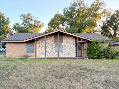 813 Circle Dr, Terrell, TX, 75160-5007 | Card Image