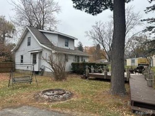 20 Crescent Lake Rd, Waterford, MI, 48327-2531 | Card Image