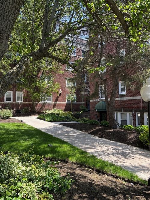 apt-414-109 Summer St, Malden, MA, 02148-2541 | Card Image