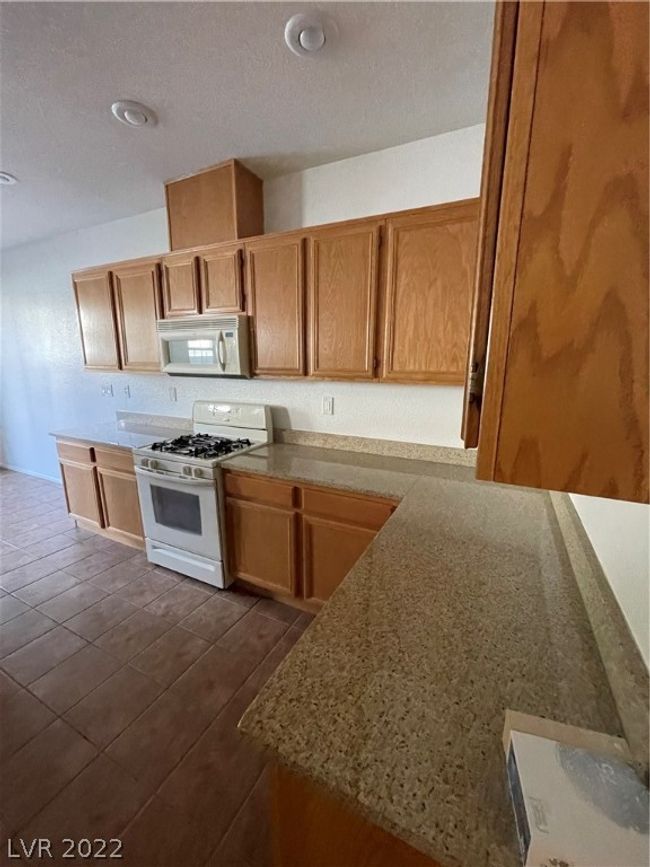 UNIT-103 - 3924 Lazy Pine St, Townhouse with 3 bedrooms, 3 bathrooms and null parking in Las Vegas NV | Image 7