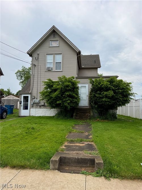 107 E 2nd St, Girard, OH, 44420-2906 | Card Image