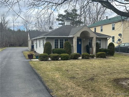 373 Davison Rd, Lockport, NY, 14094-4020 | Card Image