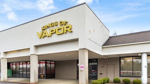 131 N Maysville Ave, Zanesville, OH, 43701-6112 | Card Image