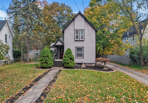 639 Main St, Chelsea, MI, 48118-1273 | Card Image