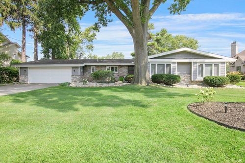 22147 Sunset Ln, Elkhart, IN, 46516-5398 | Card Image