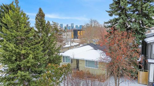1107 19 Ave Nw, Calgary, AB, T2M1A1 | Card Image