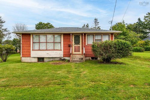 18 Shaw Ave, Yarmouth, NS, B5A2T9 | Card Image