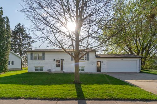 711 Malone Ave, Readlyn, IA, 50668-7708 | Card Image