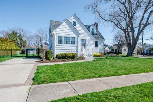25 Anita Pl, Amityville, NY, 11701-3663 | Card Image