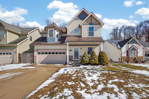 9399 Oakdale St, Clay, MI, 48001-4453 | Card Image
